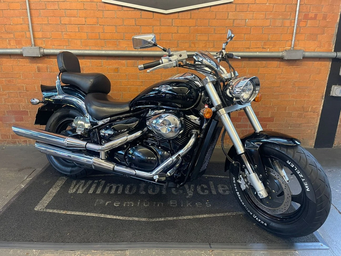 SUZUKI BOULEVARD M800