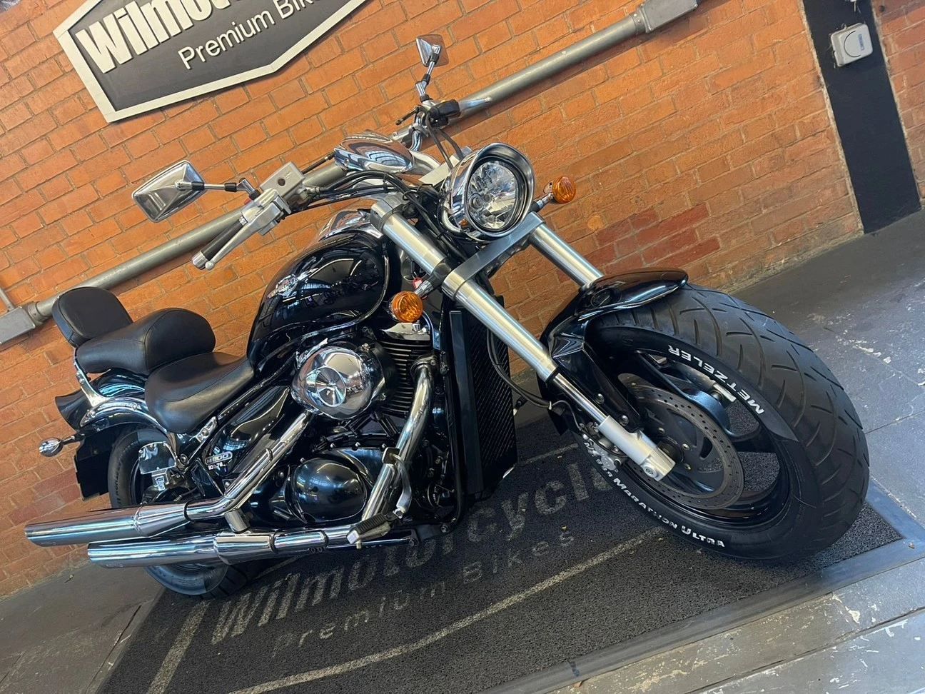 SUZUKI BOULEVARD M800