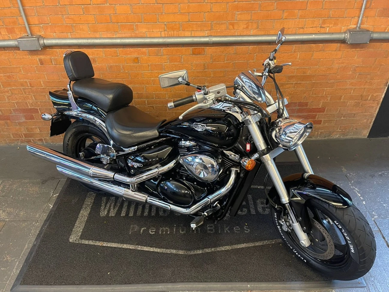 SUZUKI BOULEVARD M800