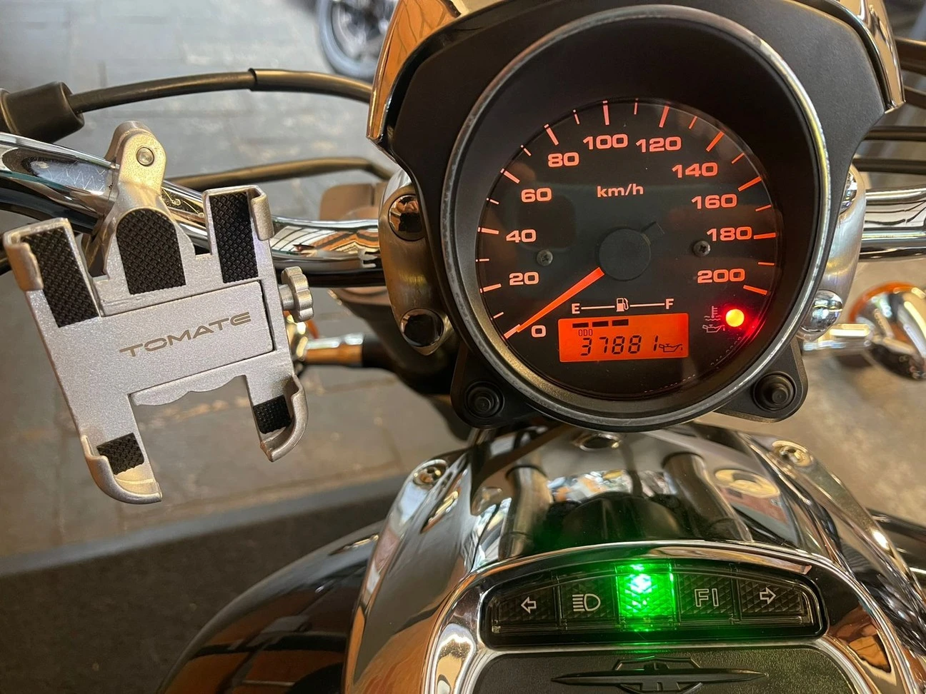 SUZUKI BOULEVARD M800
