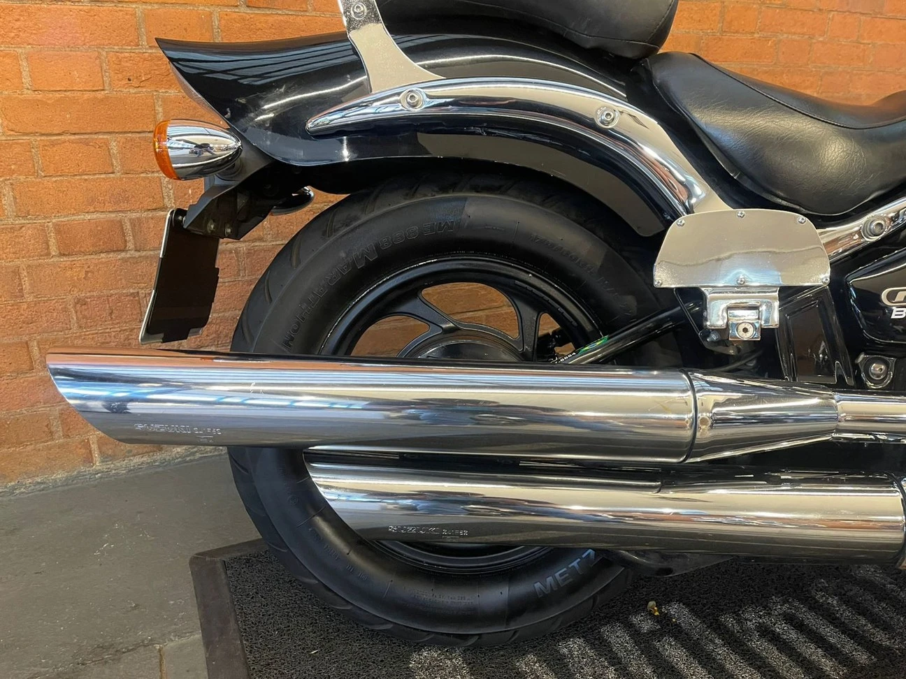 SUZUKI BOULEVARD M800