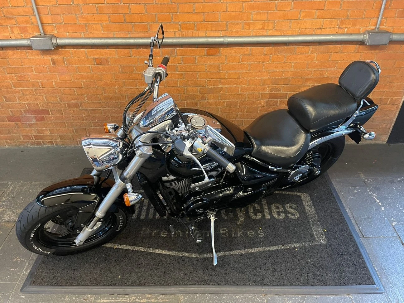 SUZUKI BOULEVARD M800