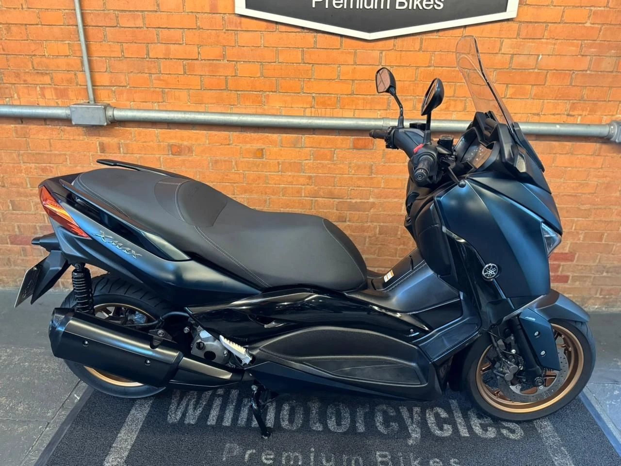 YAMAHA XMAX ABS
