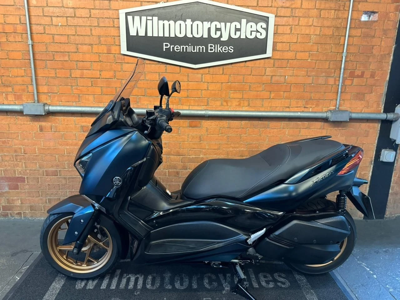 YAMAHA XMAX ABS