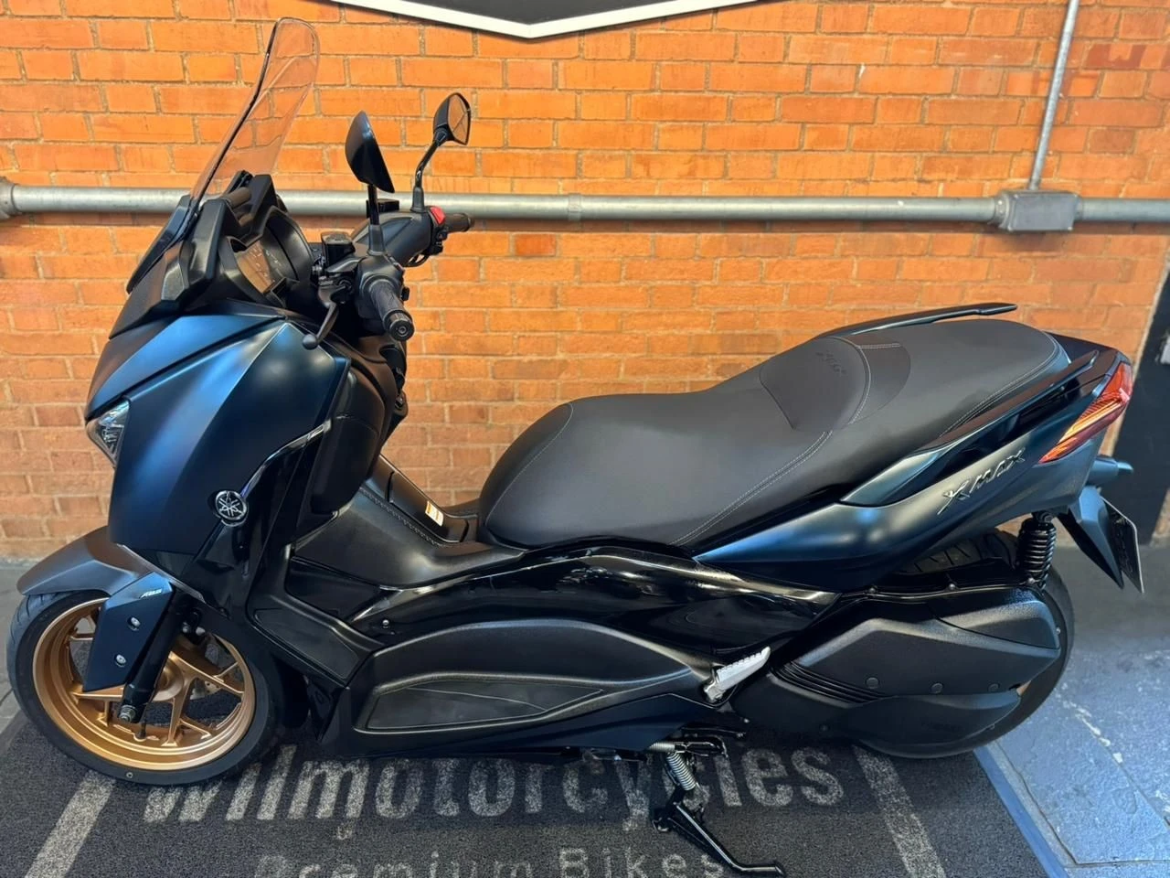 YAMAHA XMAX ABS