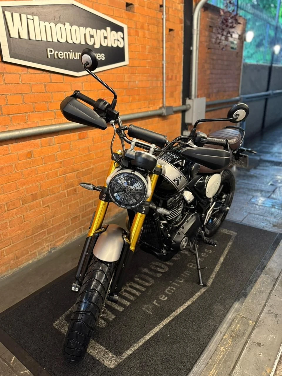 TRIUMPH SCRAMBLER