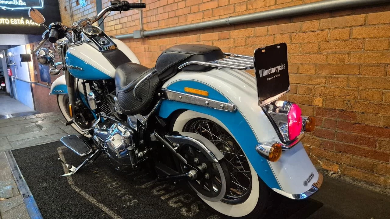 HARLEY-DAVIDSON SOFTAIL DELUXE