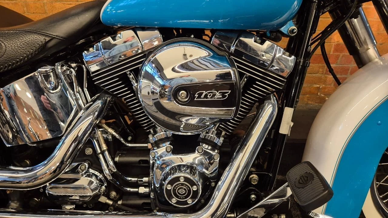 HARLEY-DAVIDSON SOFTAIL DELUXE