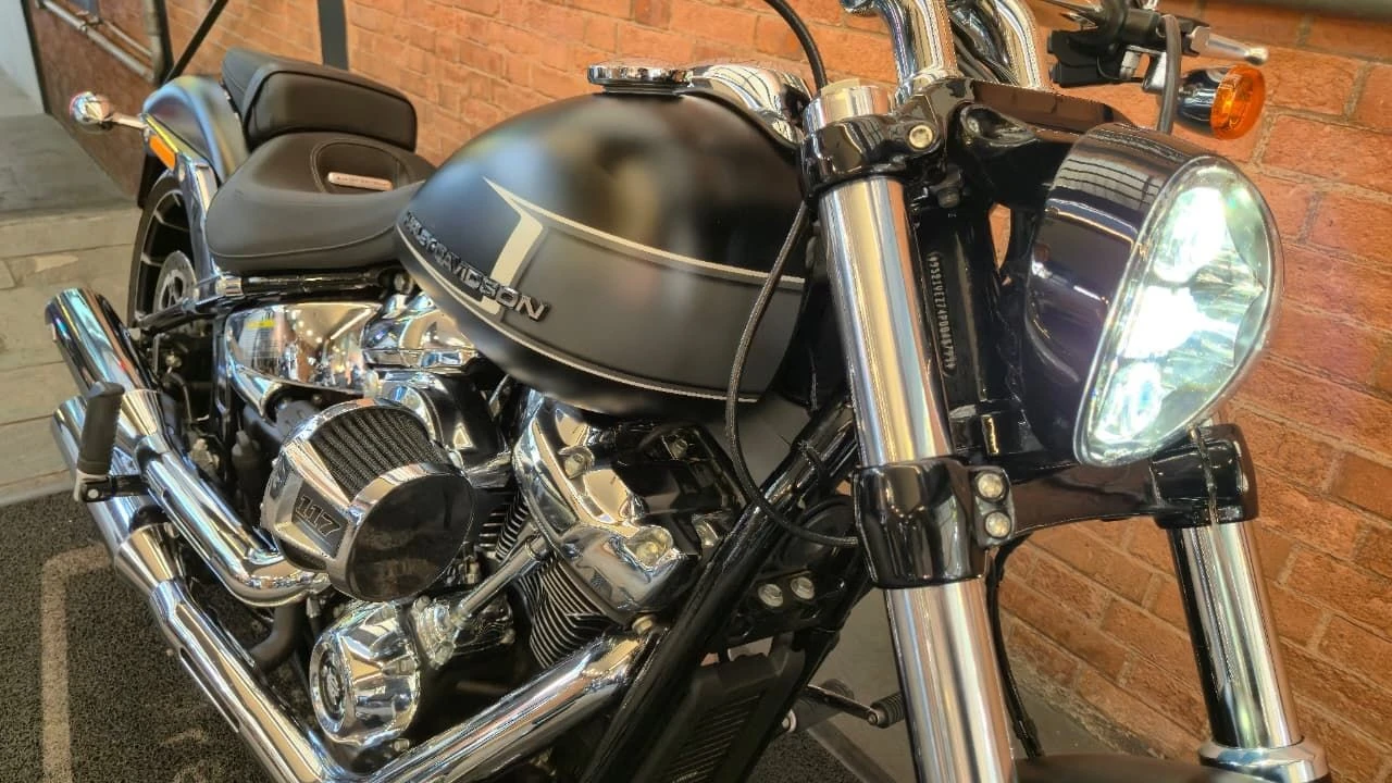 HARLEY-DAVIDSON SOFTAIL BREAKOUT