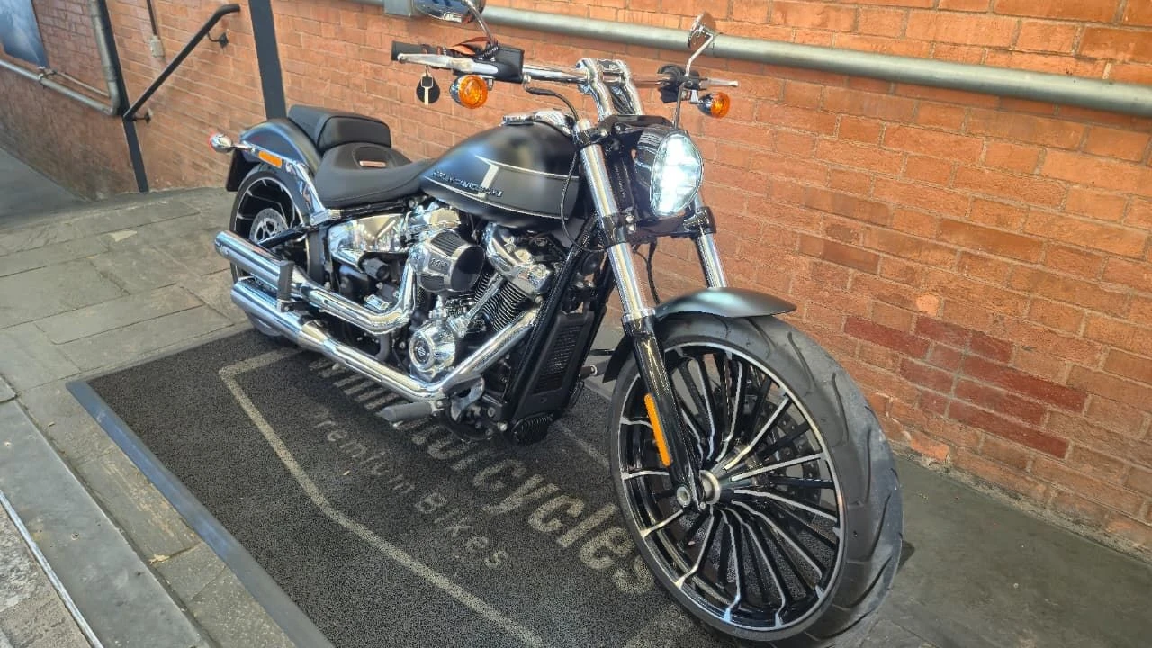 HARLEY-DAVIDSON SOFTAIL BREAKOUT