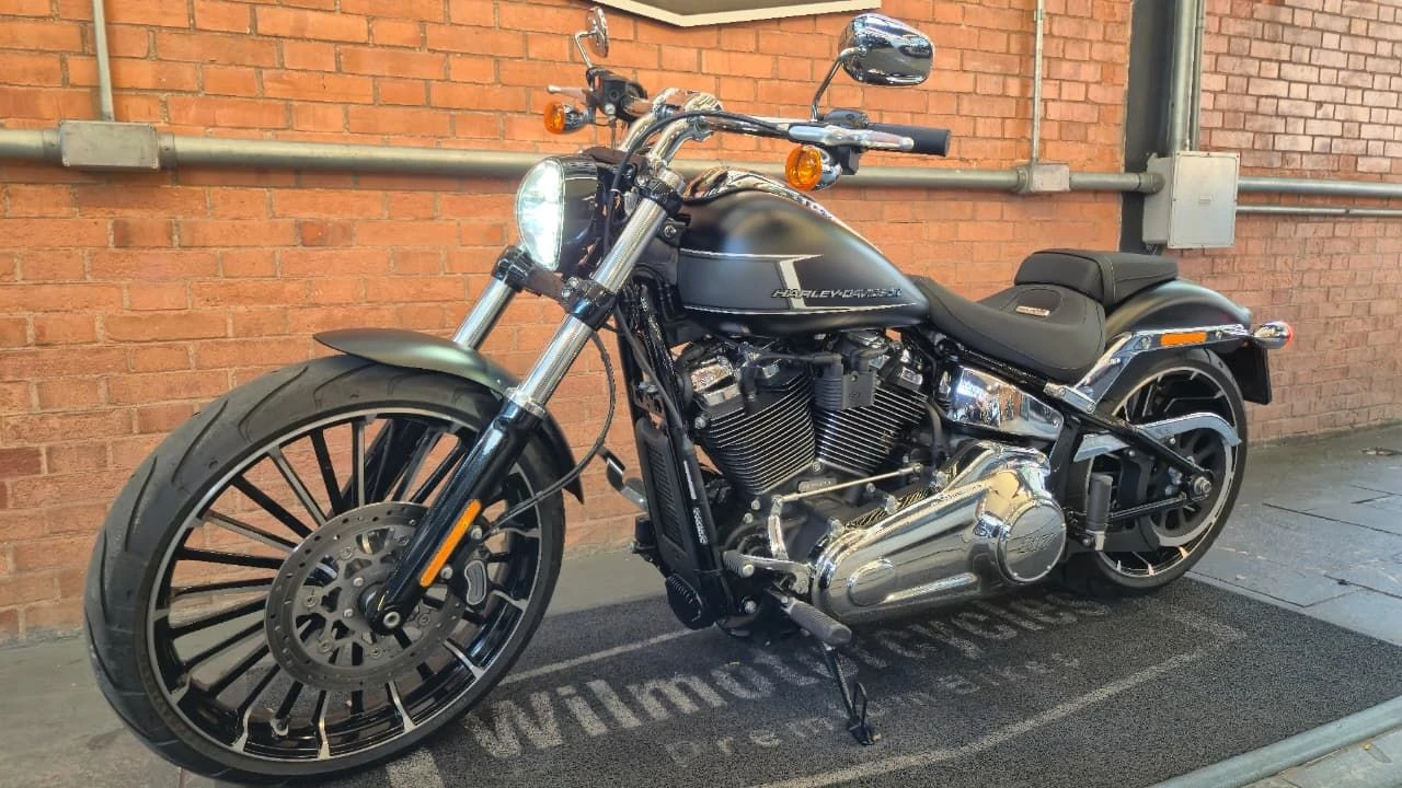 HARLEY-DAVIDSON SOFTAIL BREAKOUT