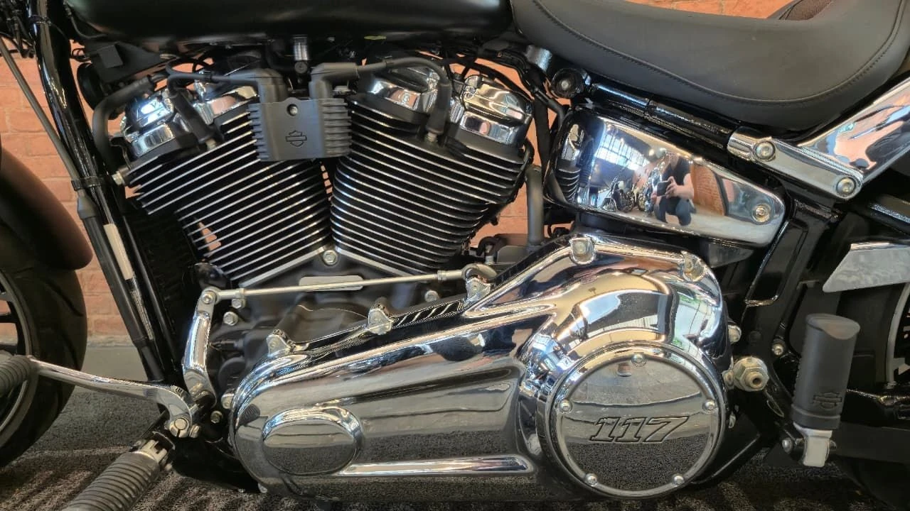 HARLEY-DAVIDSON SOFTAIL BREAKOUT