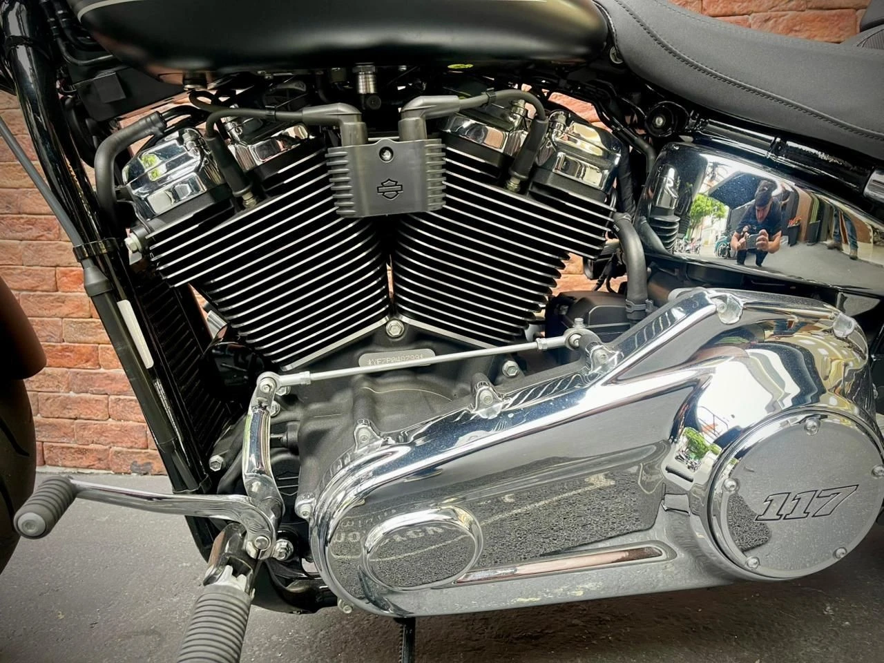 HARLEY-DAVIDSON SOFTAIL BREAKOUT