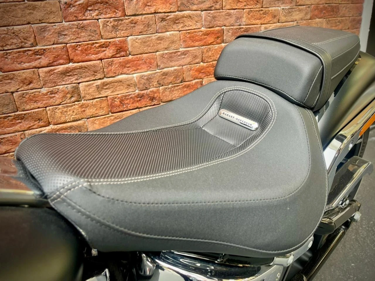 HARLEY-DAVIDSON SOFTAIL BREAKOUT