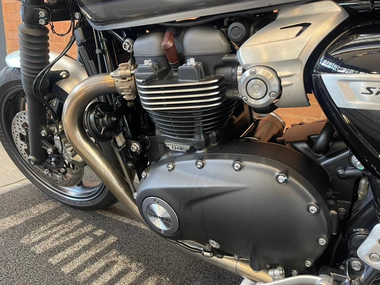 TRIUMPH SPEED TWIN 