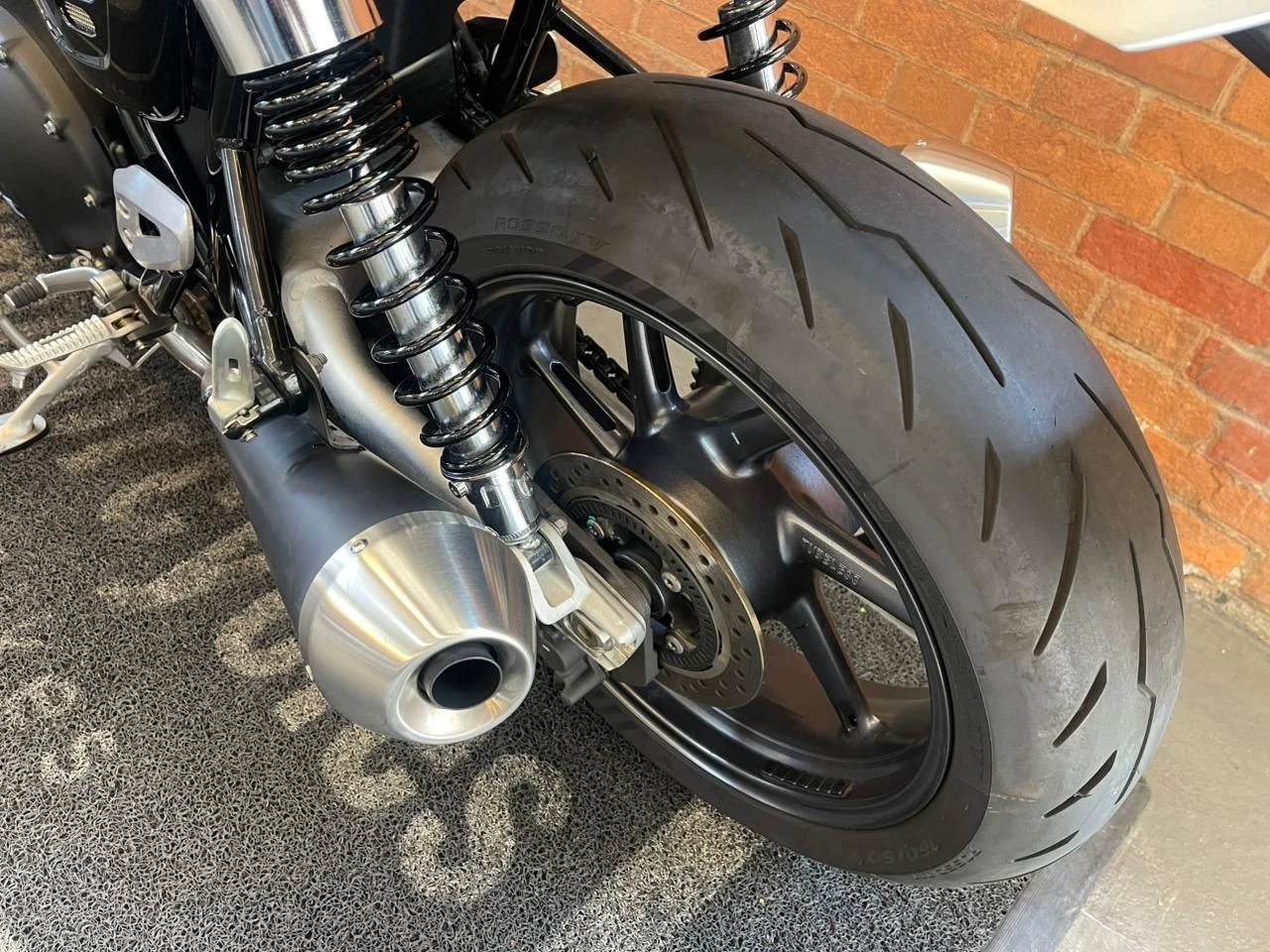 TRIUMPH SPEED TWIN 