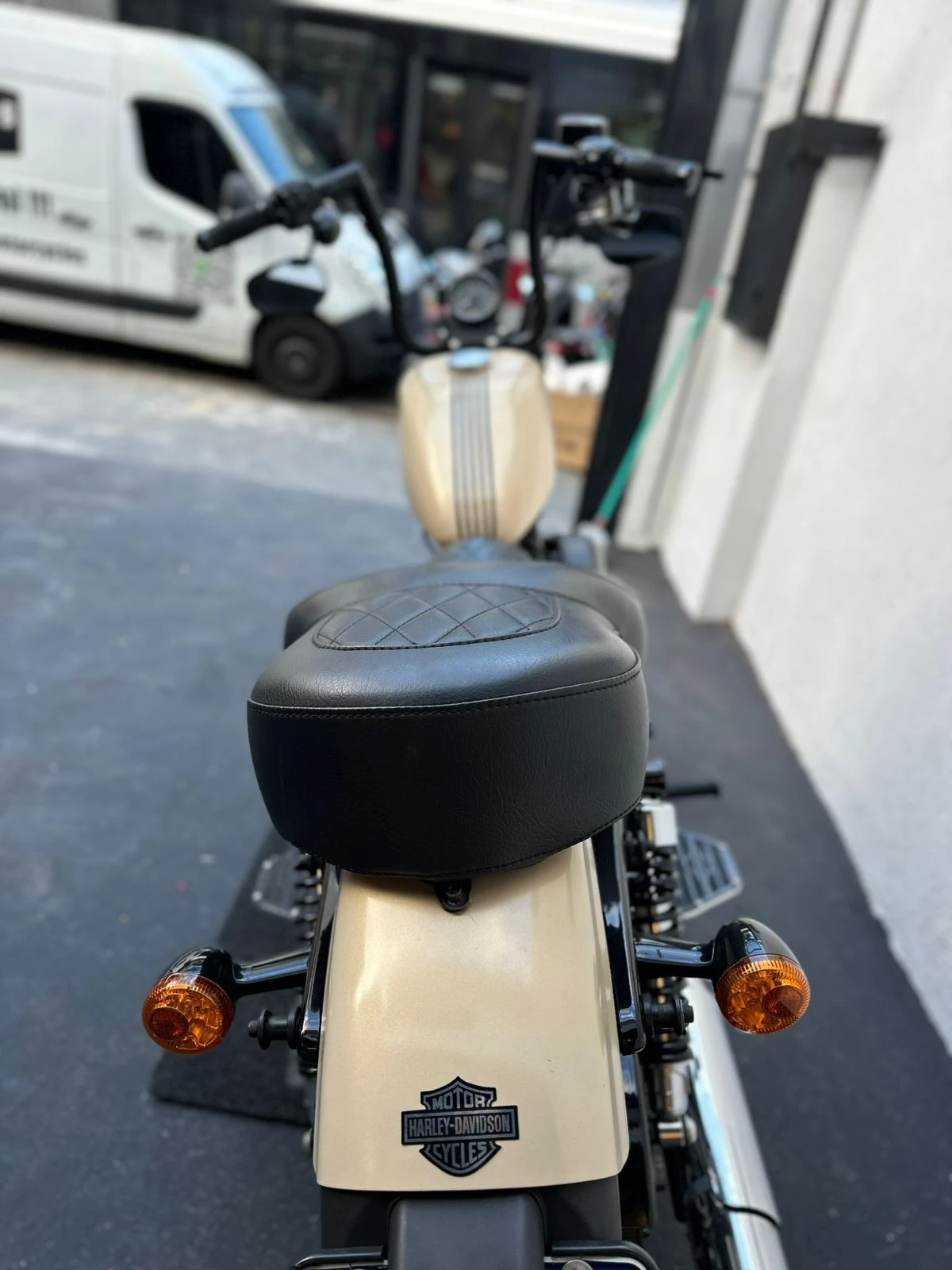 HARLEY-DAVIDSON SPORTSTER 883 ROADSTER