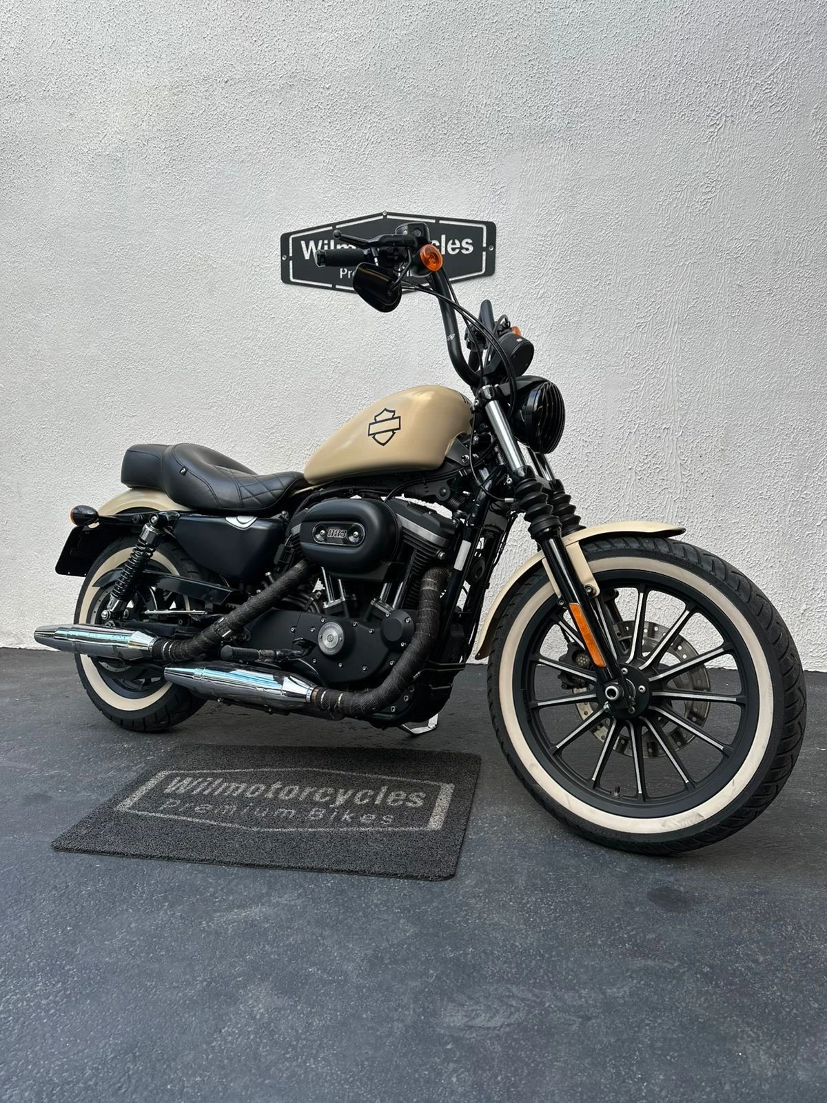 HARLEY-DAVIDSON SPORTSTER 883 ROADSTER