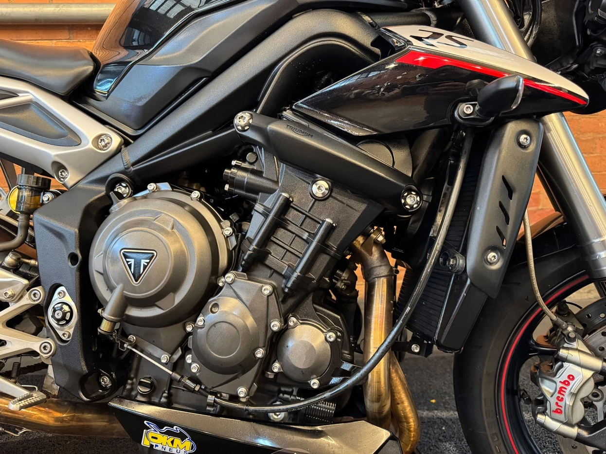 TRIUMPH STREET TRIPLE 765 RS