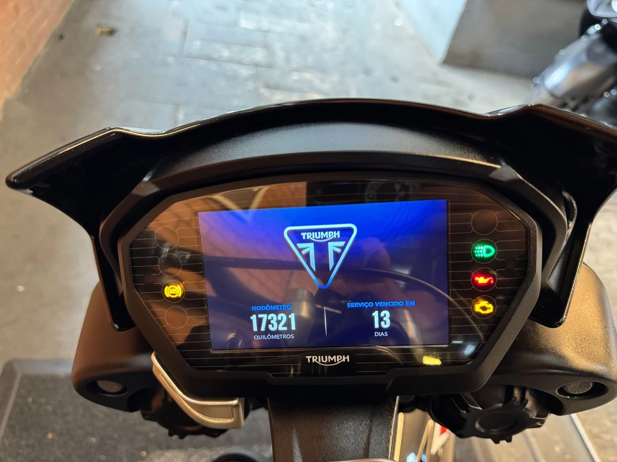 TRIUMPH STREET TRIPLE 765 RS