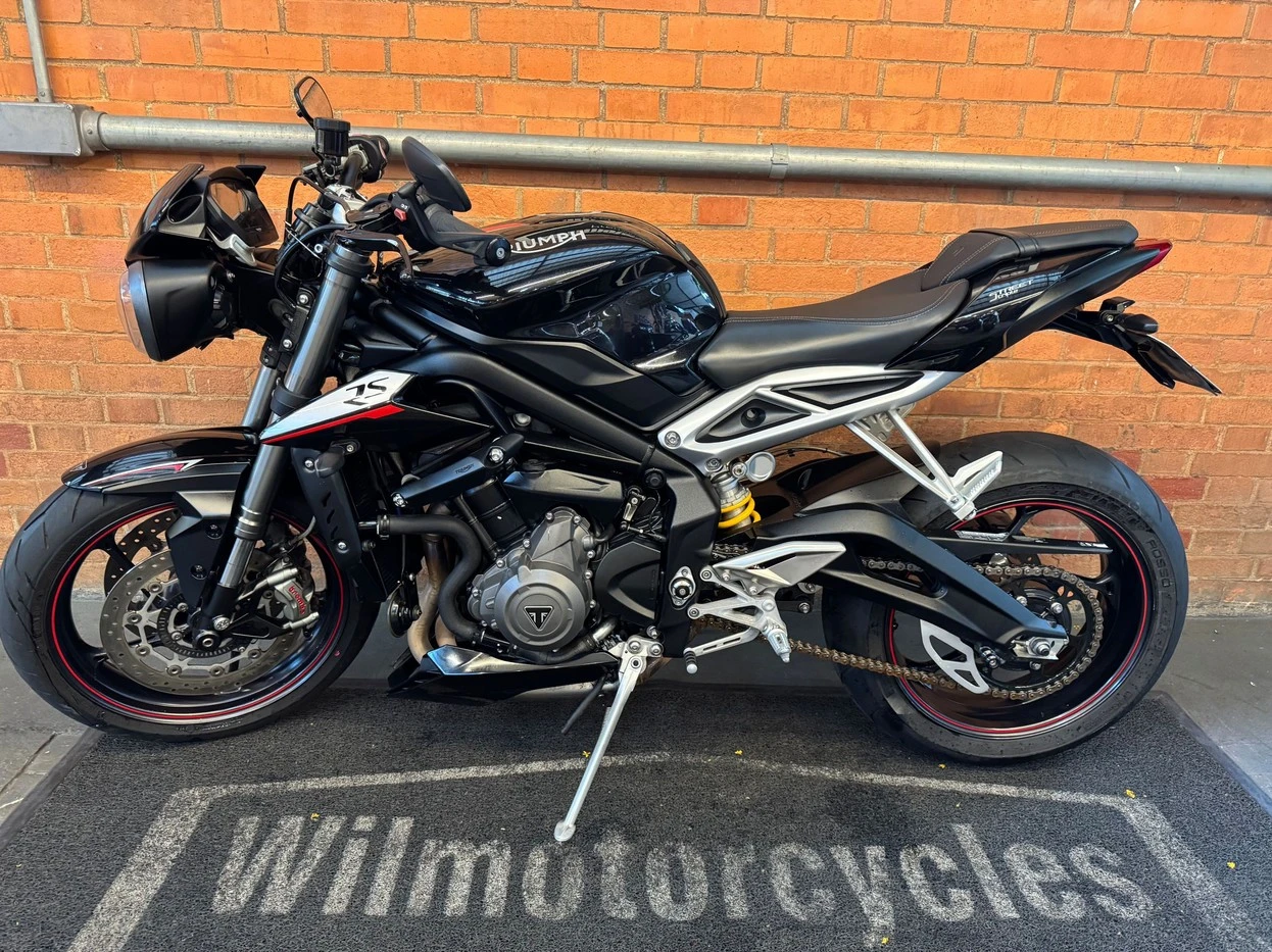 TRIUMPH STREET TRIPLE 765 RS