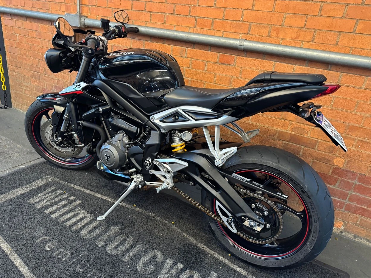 TRIUMPH STREET TRIPLE 765 RS