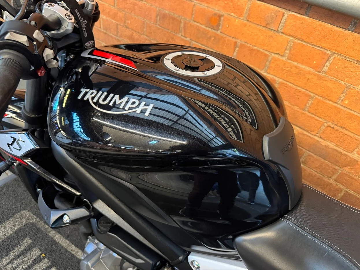 TRIUMPH STREET TRIPLE 765 RS