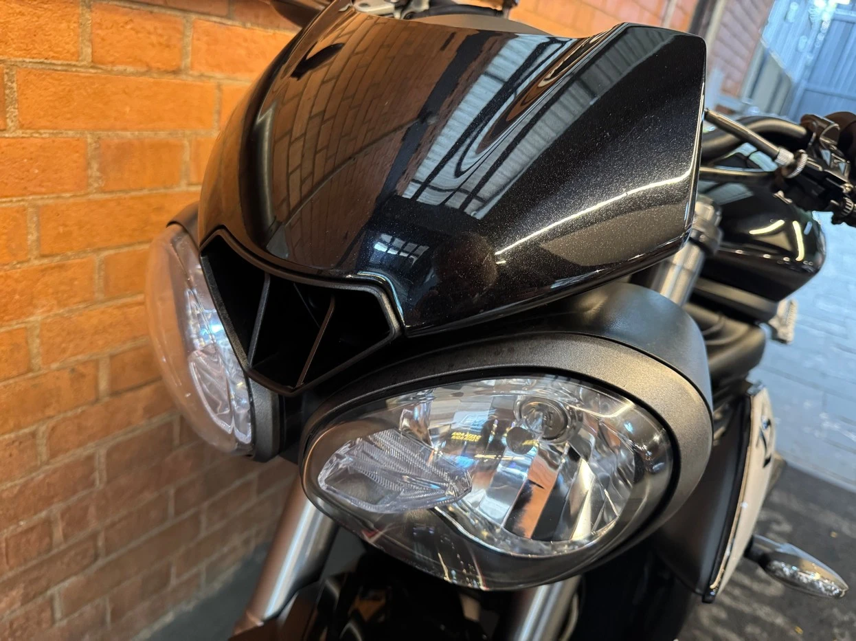 TRIUMPH STREET TRIPLE 765 RS