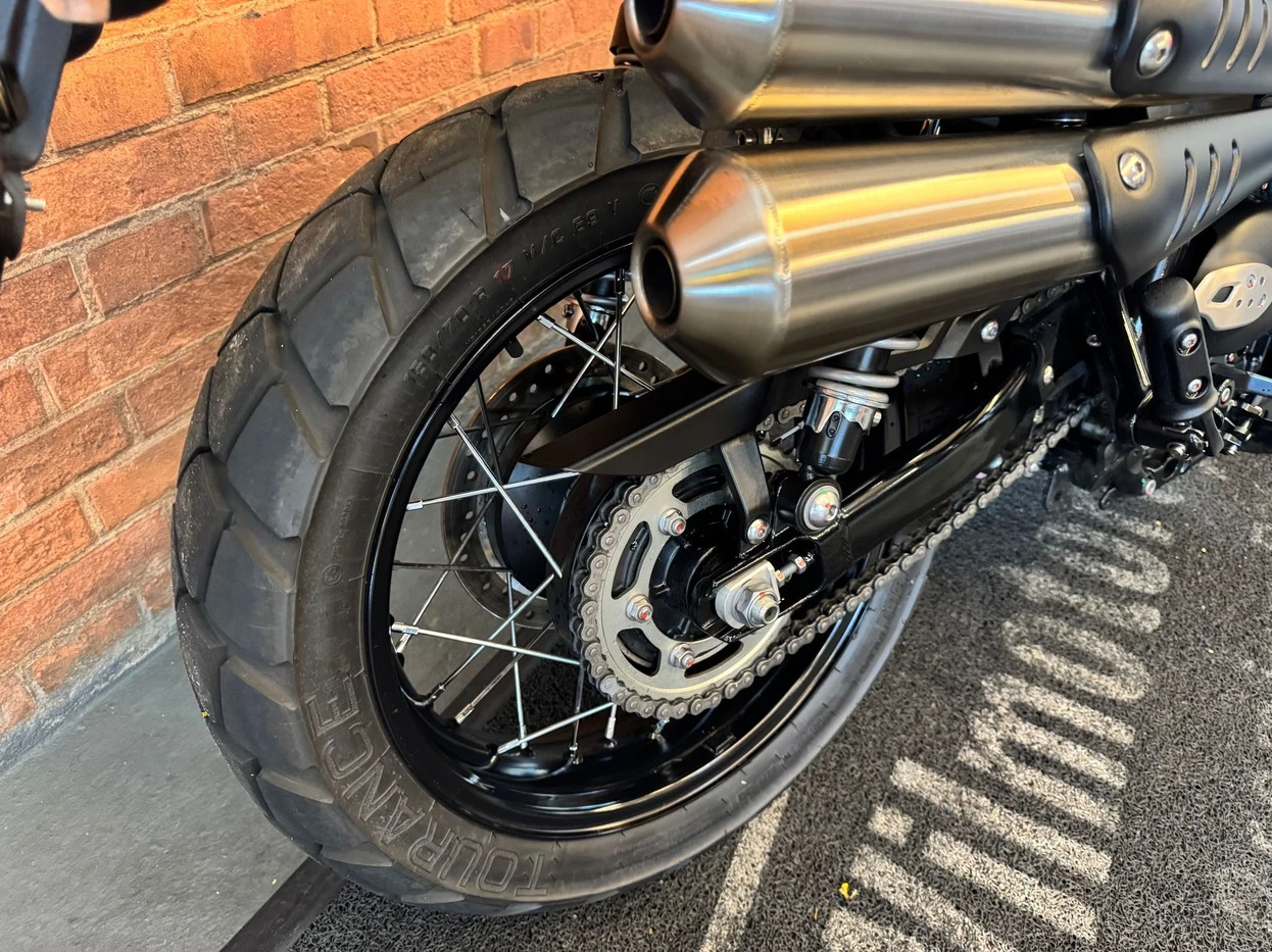 TRIUMPH SCRAMBLER 900