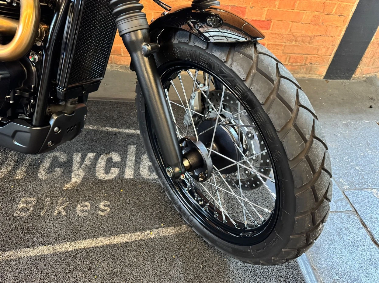 TRIUMPH SCRAMBLER 900