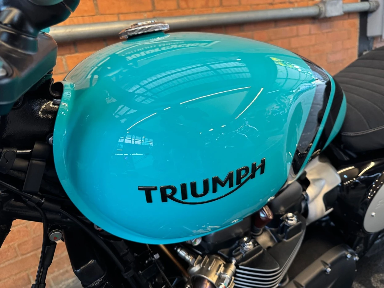 TRIUMPH SCRAMBLER 900