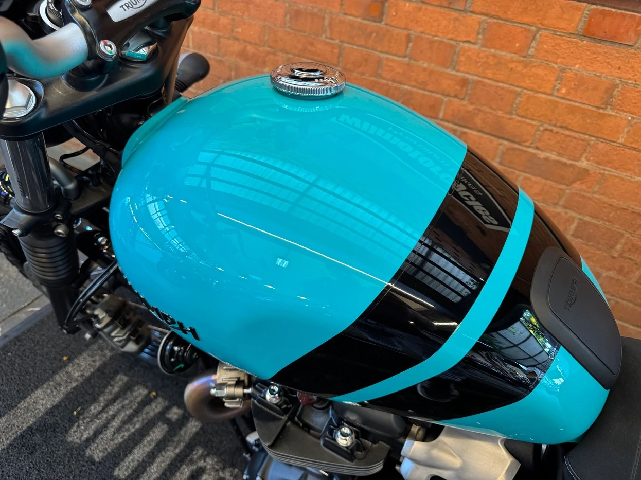 TRIUMPH SCRAMBLER 900