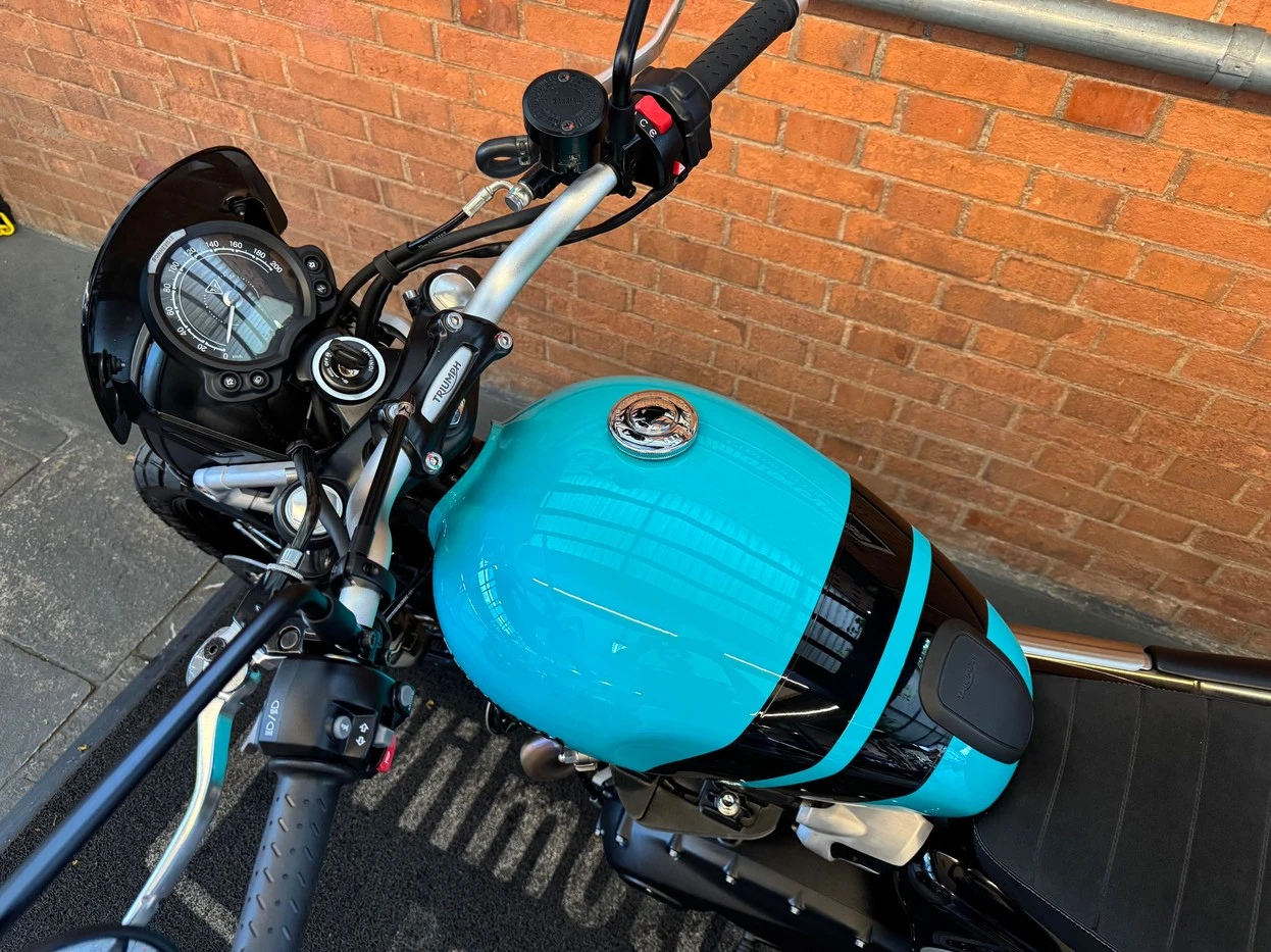 TRIUMPH SCRAMBLER 900