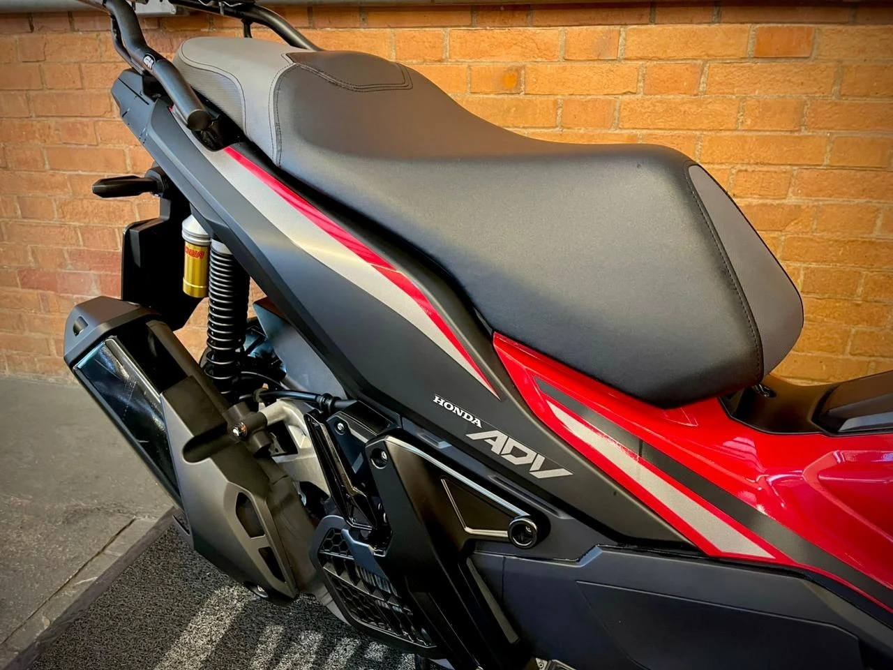 HONDA ADV