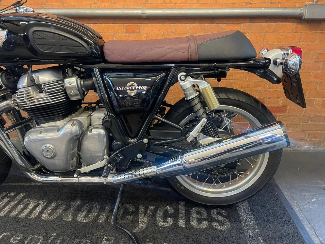 ROYAL ENFIELD INTERCEPTOR 