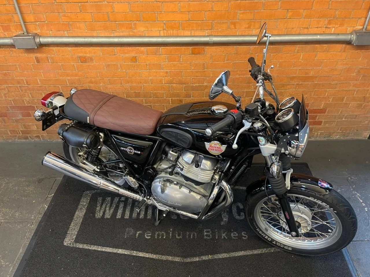 ROYAL ENFIELD INTERCEPTOR 