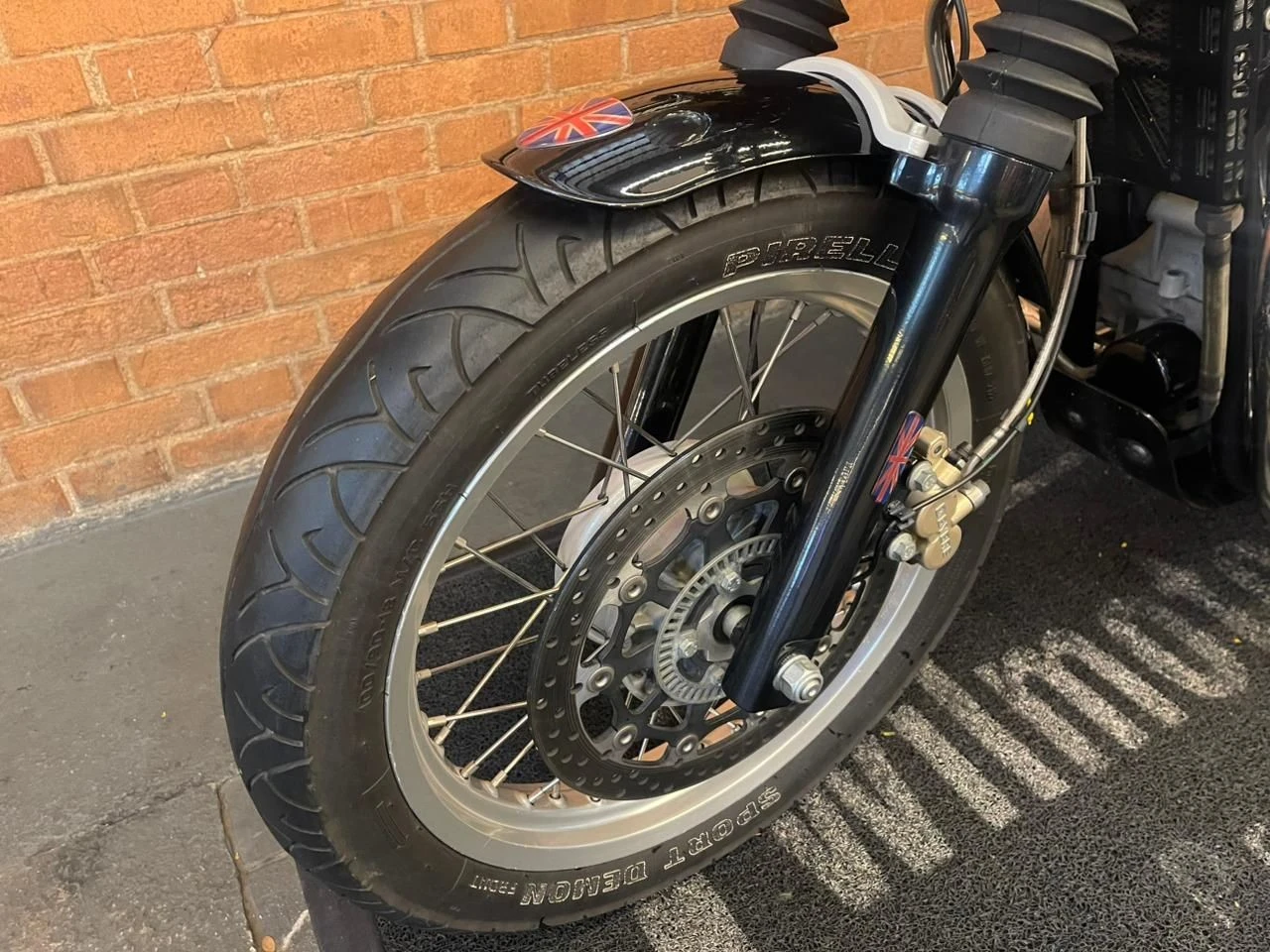 ROYAL ENFIELD INTERCEPTOR 