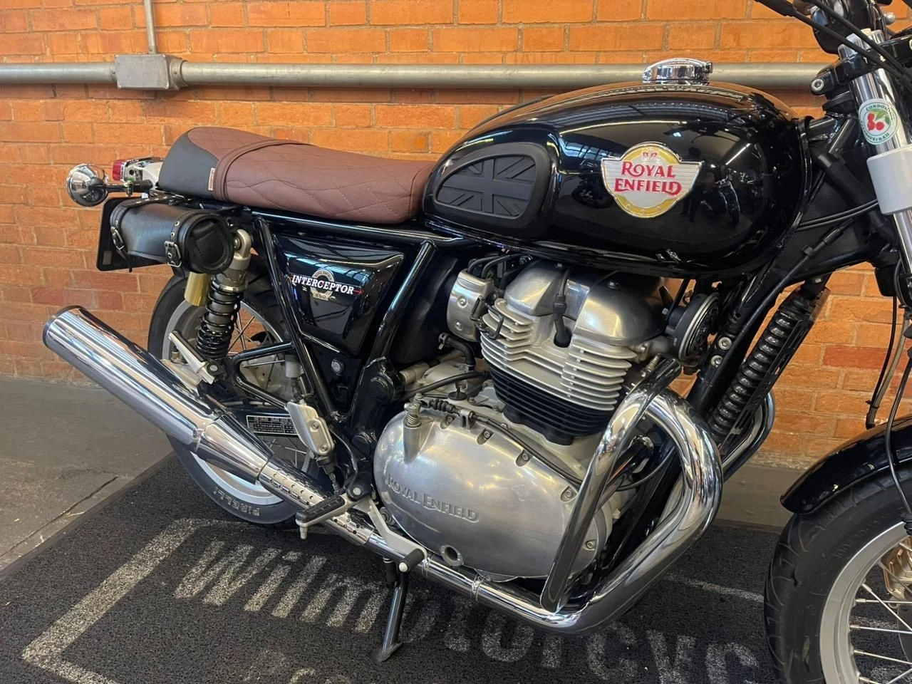 ROYAL ENFIELD INTERCEPTOR 