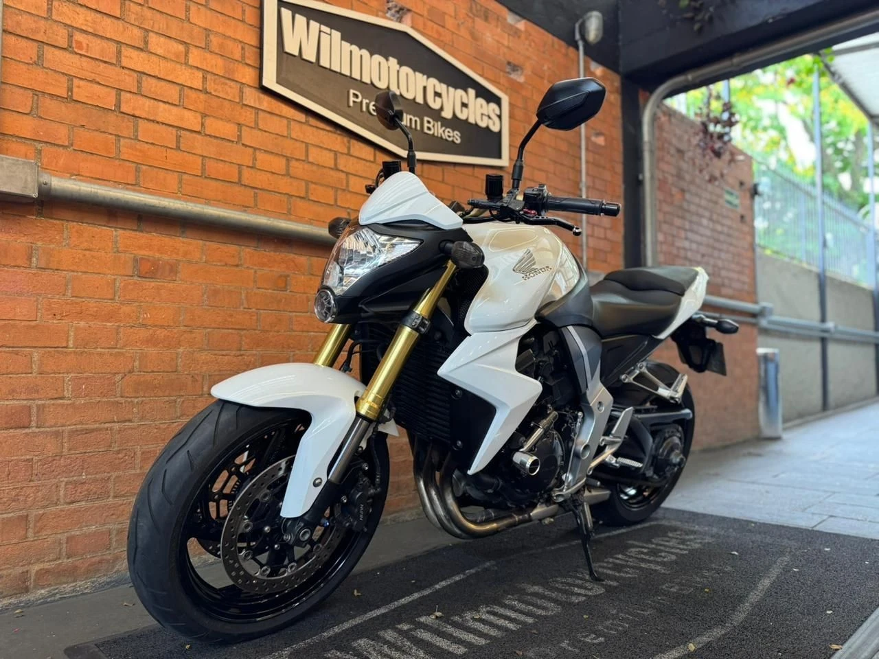 HONDA CB 1000R