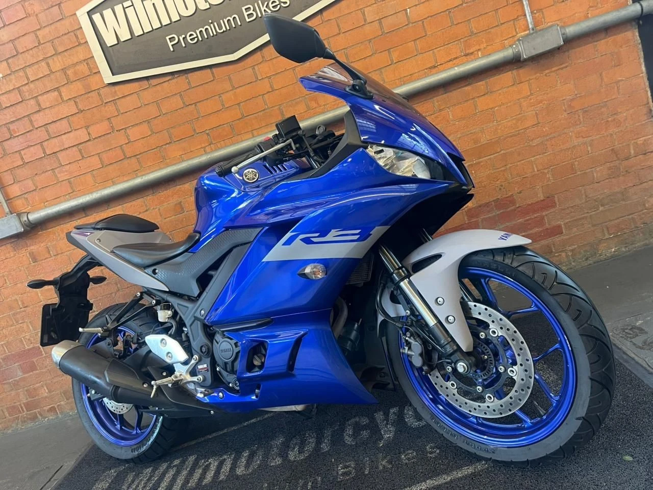 YAMAHA YZF R3 ABS