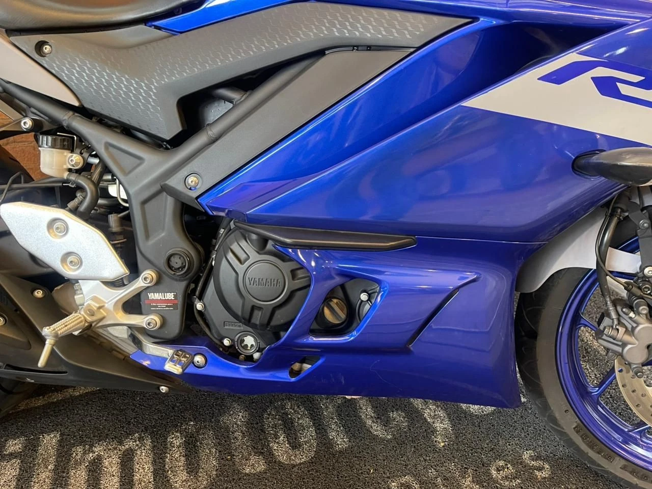 YAMAHA YZF R3 ABS