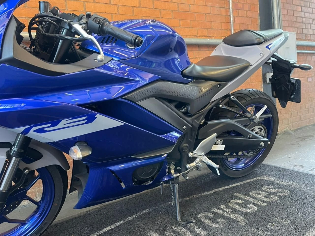 YAMAHA YZF R3 ABS