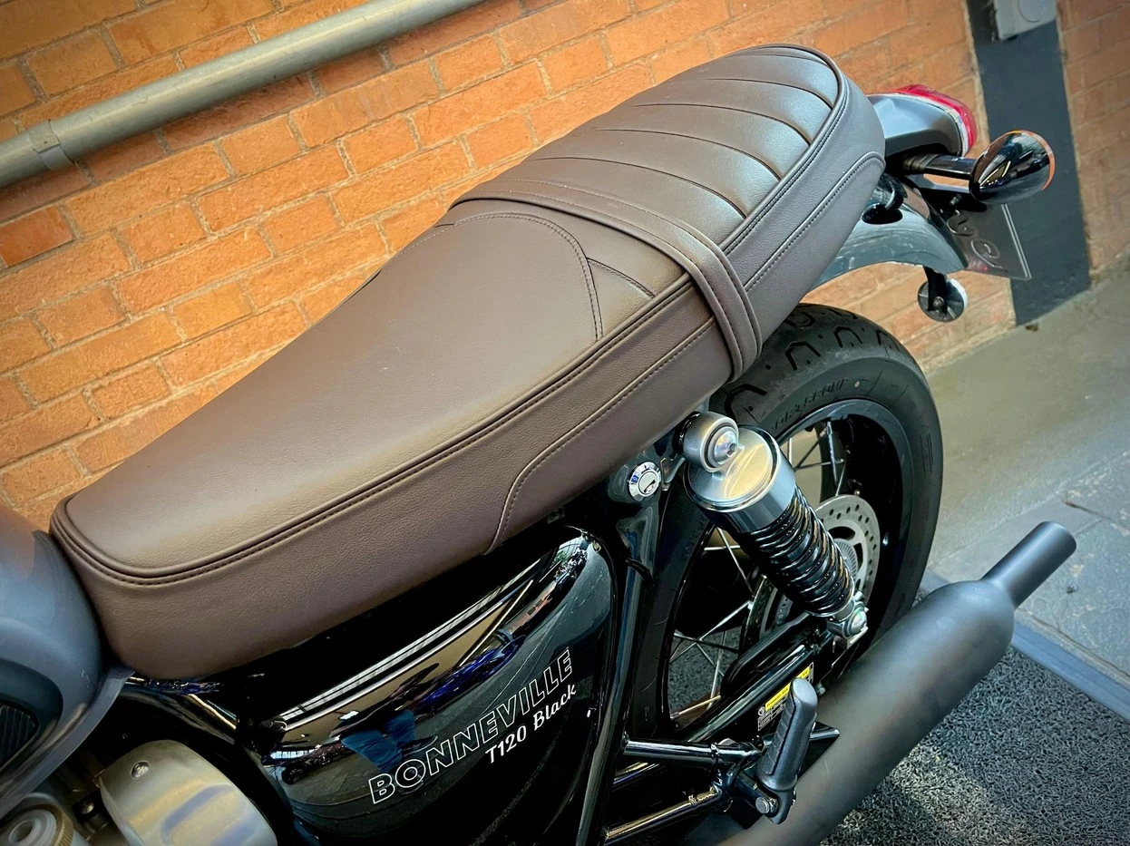 TRIUMPH BONNEVILLE T120 BLACK 1200