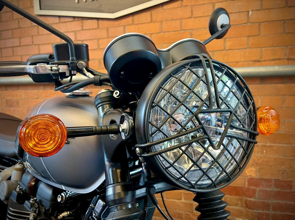 TRIUMPH BONNEVILLE T120 BLACK 1200