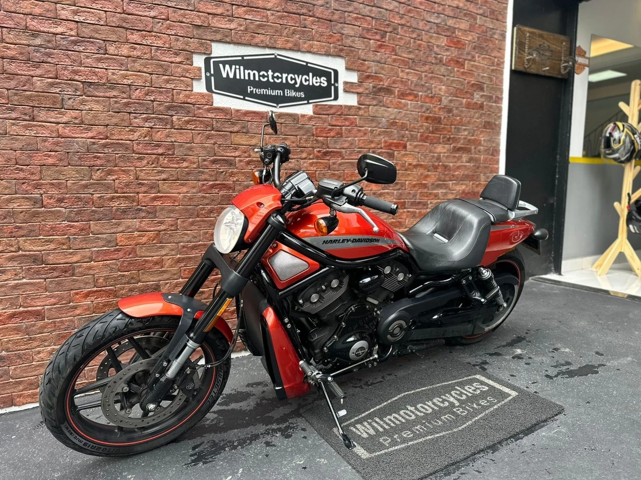 HARLEY-DAVIDSON NIGHT ROD SPECIAL