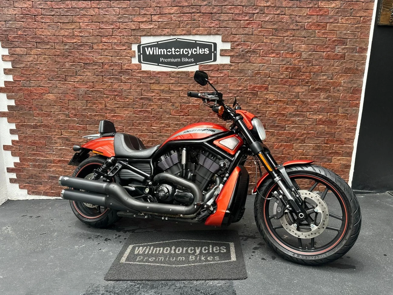 HARLEY-DAVIDSON NIGHT ROD SPECIAL