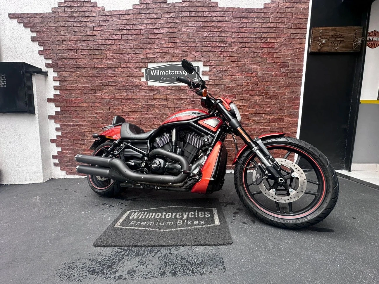 HARLEY-DAVIDSON NIGHT ROD SPECIAL