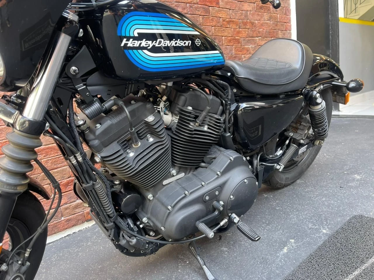 HARLEY-DAVIDSON SPORTSTER IRON 1200