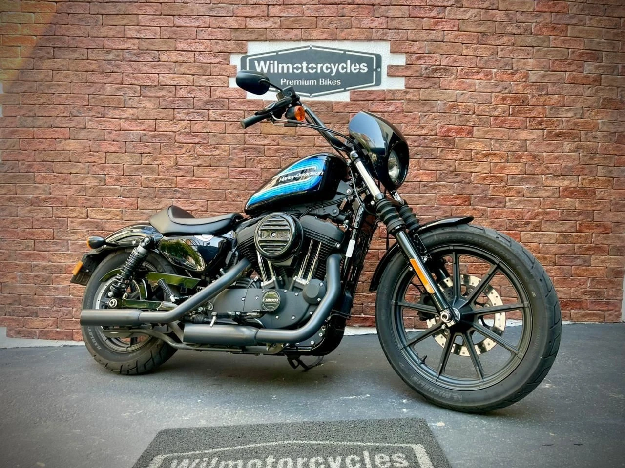 HARLEY-DAVIDSON SPORTSTER IRON 1200