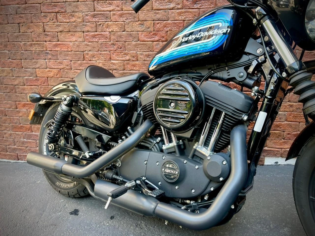 HARLEY-DAVIDSON SPORTSTER IRON 1200